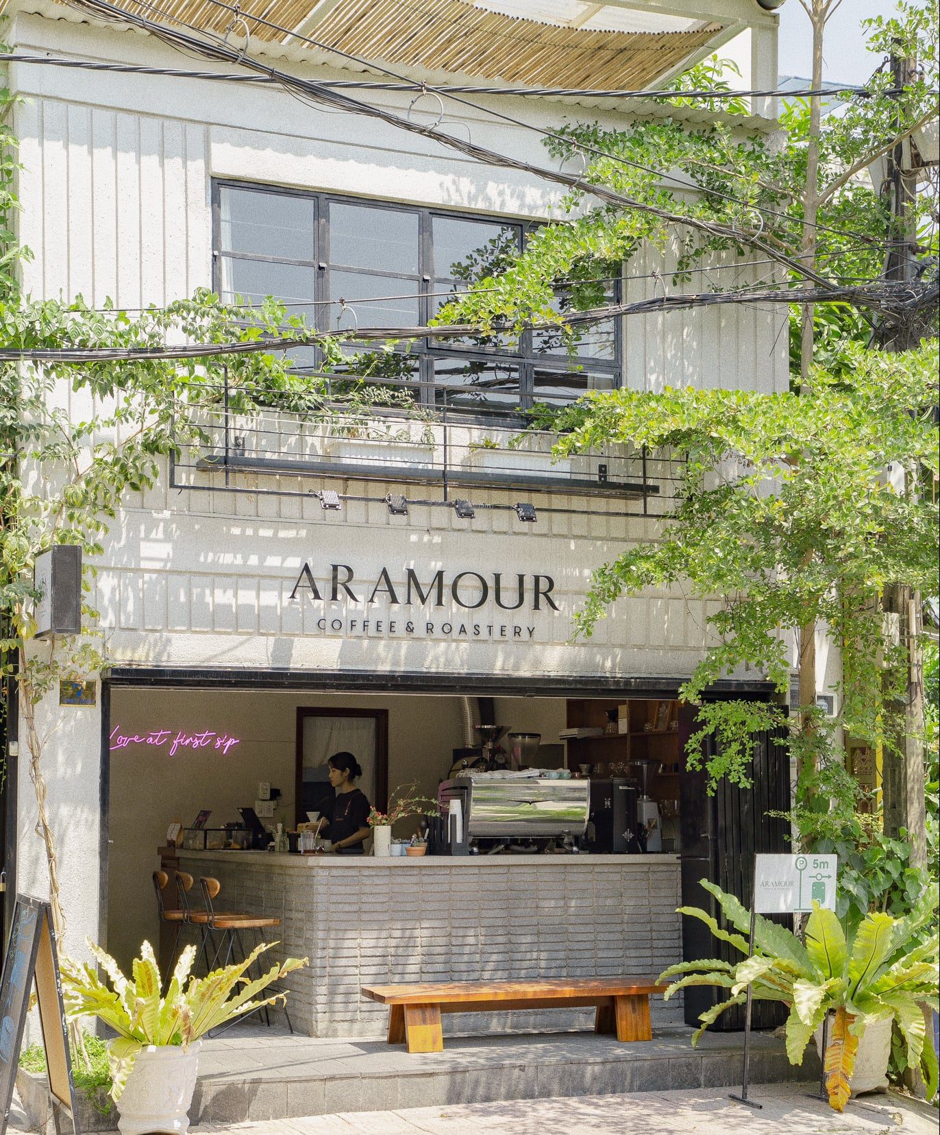 Aramour Coffee Roasters - Một trong những quán cà phê đẹp Quận 2