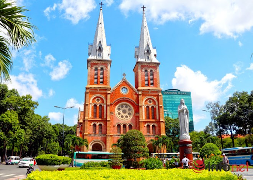 Nhà thờ Đức Bà - Những nơi nên đi ở Sài Gòn