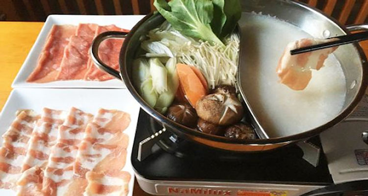 Quán lẩu buffet Akabeko Japanese Hotpot and Charcoal Grill - những quán lẩu ngon ở Sài Gòn