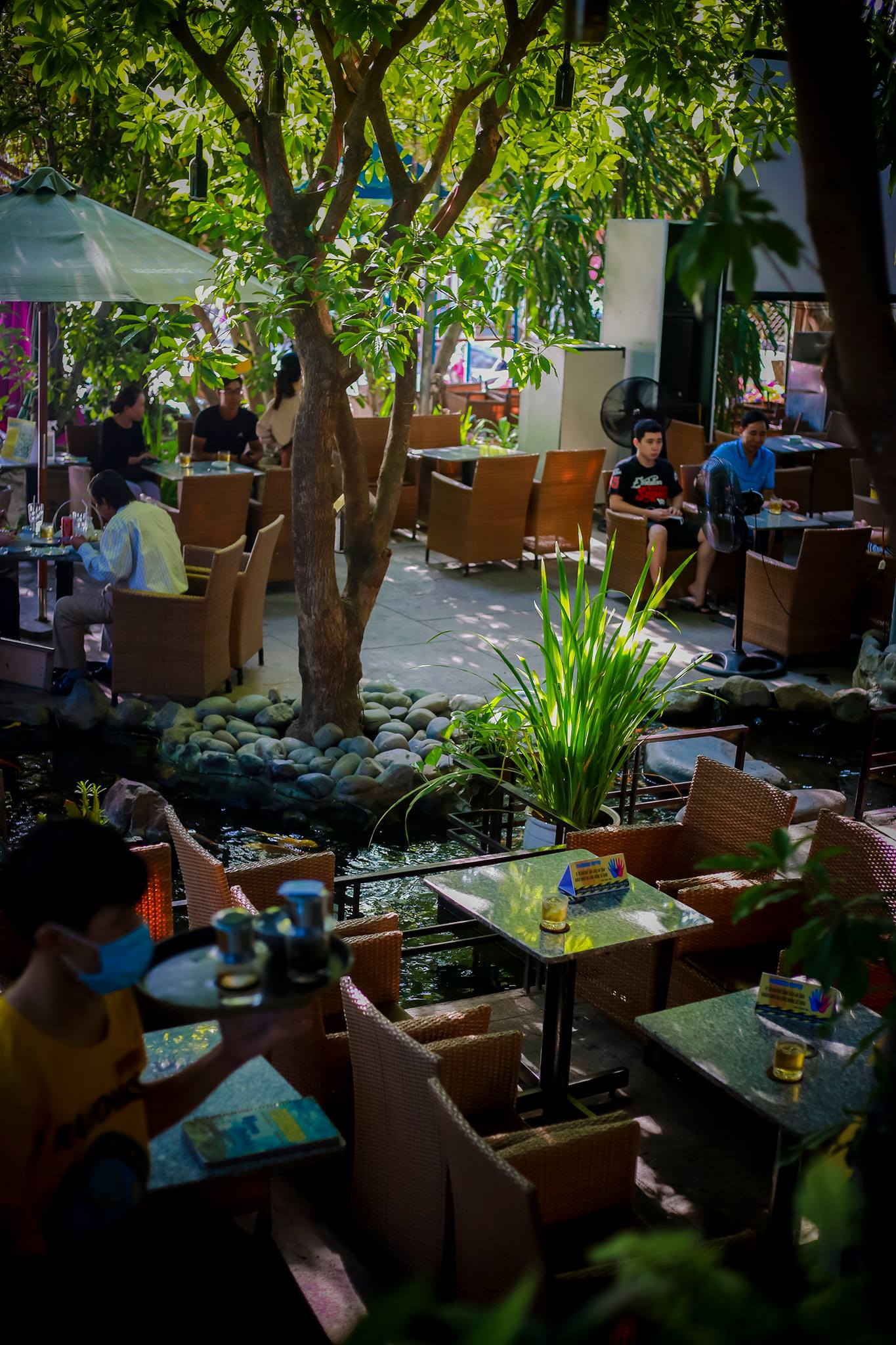 Không gian Flamengo Coffee - Cafe cá koi Nha Trang hấp dẫn