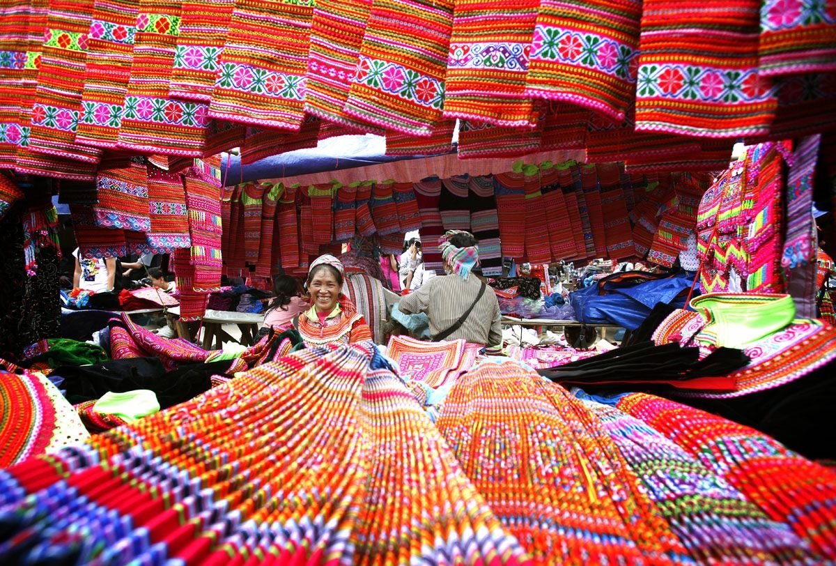 Tham quan khu chợ cổ Đồng Văn