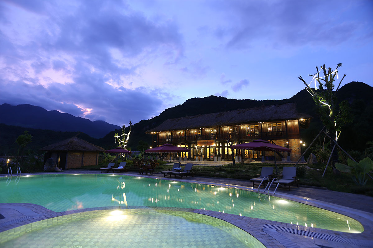 Top 15 resort Hòa Bình Mai Châu có hồ bơi view thung lũng