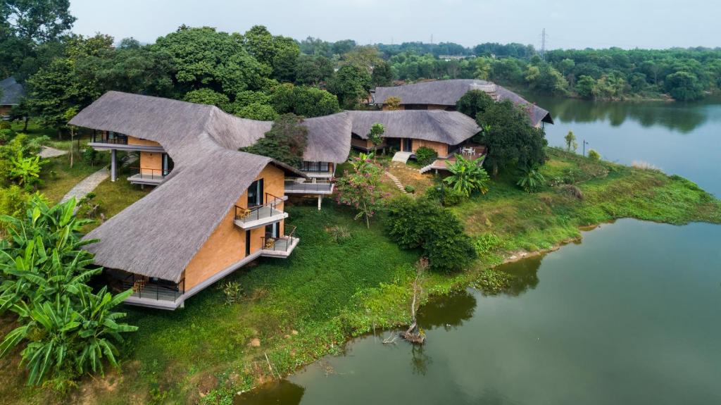 Review resort Sơn Tây giá rẻ có hồ bơi yên tĩnh thích hợp nghỉ dưỡng