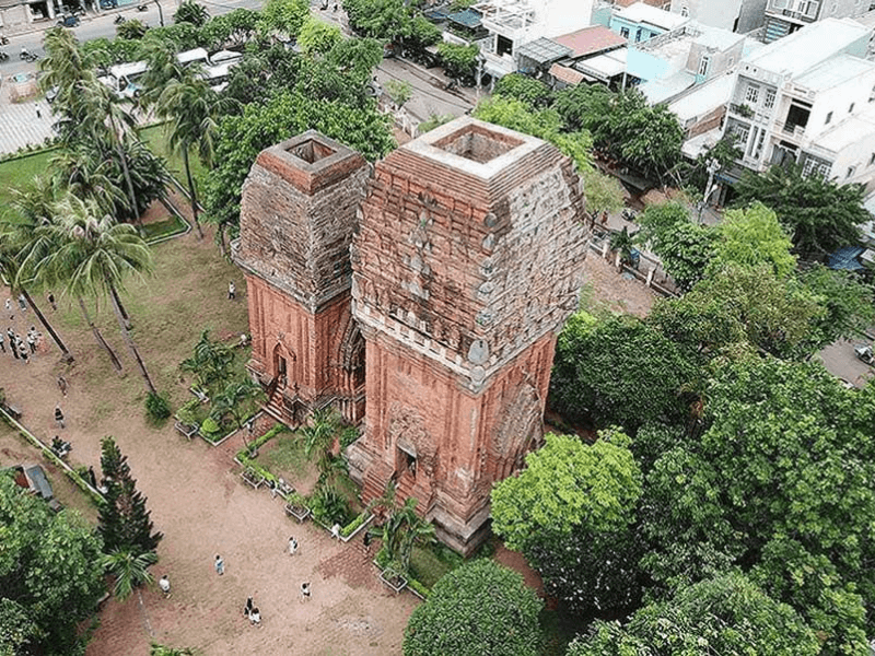 Tháp Đôi Quy Nhơn – Công trình kiến trúc Chăm độc đáo