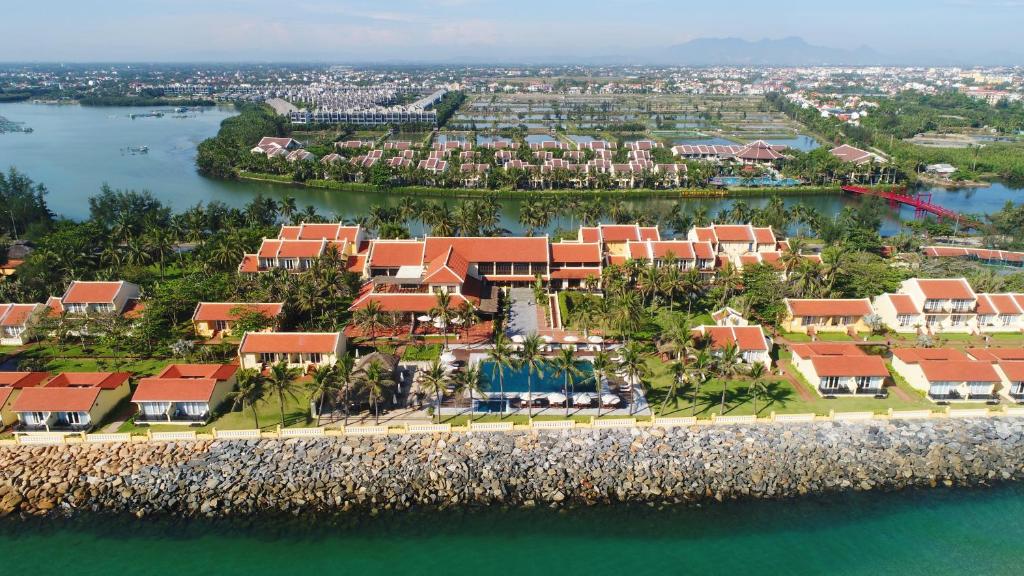 Victoria Hoi An Beach Resort & Spa - Review chi tiết 2022